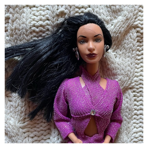 SOLD 🌹Selena Doll EUC - Picture 4 of 5